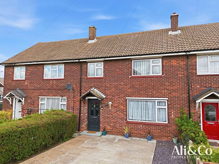 3 Bedroom Terraced House For Sale In Sabina Road, Grays, RM16
