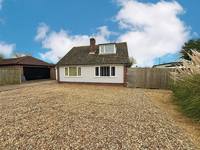 4 Bedroom Detached House For Sale In The Street, Lessingham, NR12