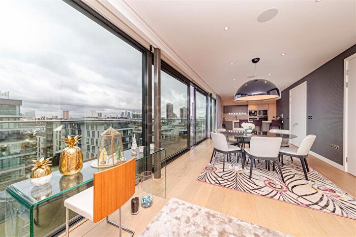 3 Bedroom Apartment To Rent In Sterling Mansions, Leman Street, London, E1