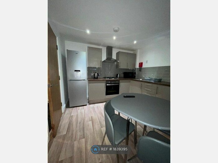 3 Bedroom Flat To Rent In High Park Street, Liverpool, L8