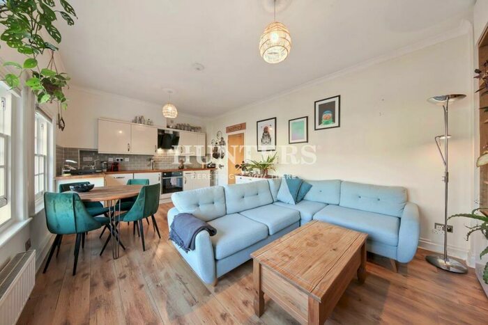 2 Bedroom Flat To Rent In Stoke Newington Church Street, London, N16