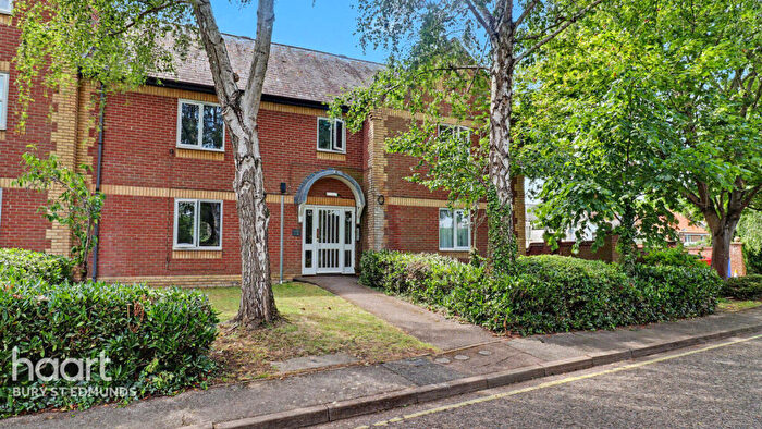 1 Bedroom Flat For Sale In Chantry Court, Bury St Edmunds, IP33
