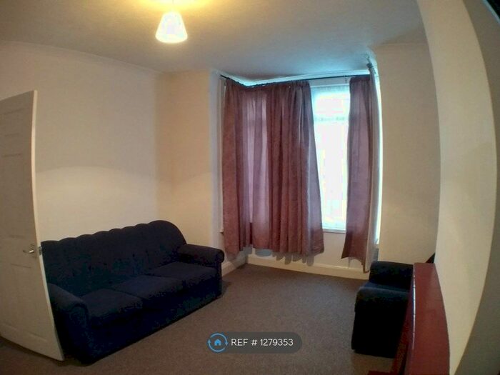 3 Bedroom Terraced House To Rent In Windsor Road, Southall UB2