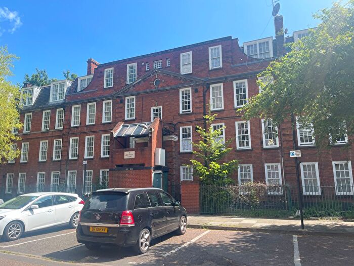 3 Bedroom Flat To Rent In Halton Road, Islington, London, N1