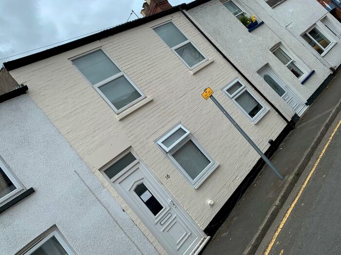 5 Bedroom Terraced House To Rent In Bed Student House For /, LN1