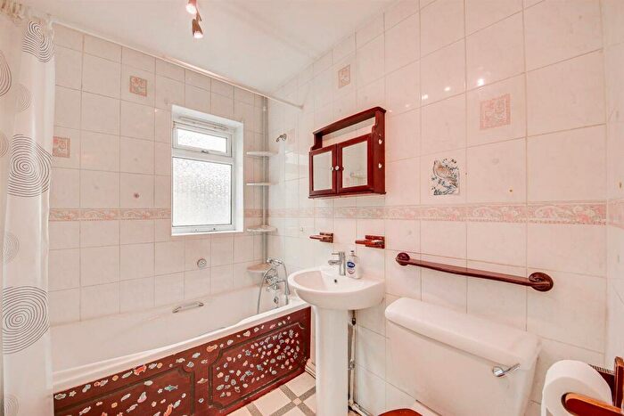 2 Bedroom Semi-Detached Bungalow For Sale In Caton Close, Southport, PR9