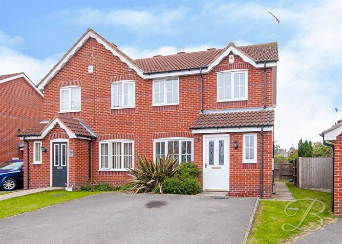 3 Bedroom Semi Detached House For Sale In Nelson Close, Mansfield, NG19