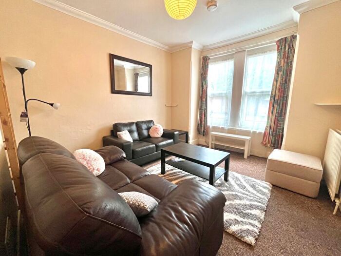 4 Bedroom House To Rent In Livingstone Road, SO14