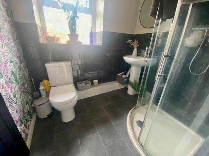 3 Bedroom Terraced House To Rent In Rochdale Road, Bacup, Lancashire, OL13