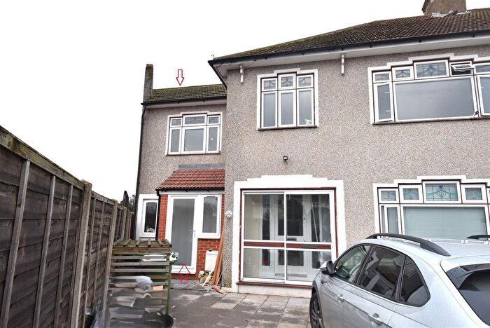3 Bedroom End Of Terrace House To Rent In Bostall Park Avenue, Bexleyheath, DA7