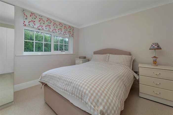 2 Bedroom Flat For Sale In Castle Hill Court, Prestbury, Macclesfield, SK10
