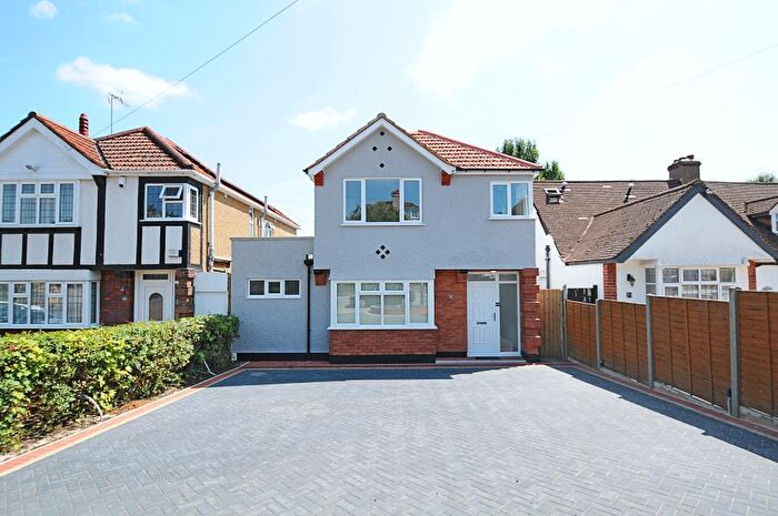 4 Bedroom Terraced House To Rent In Potter Street, Northwood, HA6