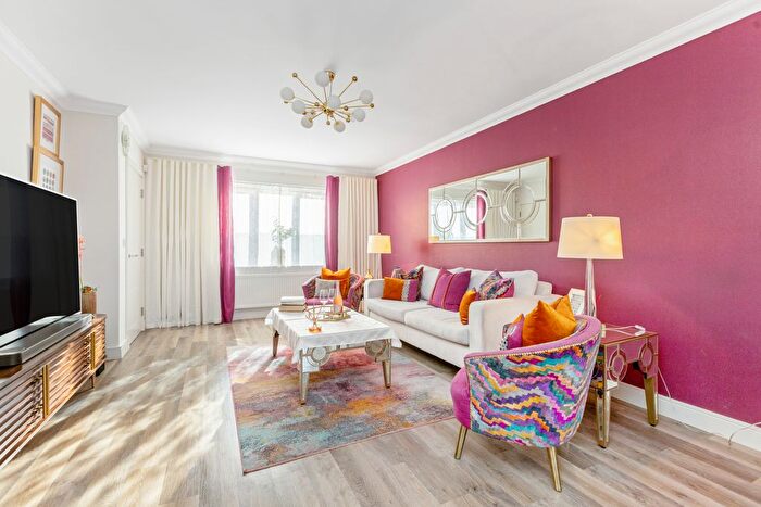 4 Bedroom Semi-detached House For Sale In Baronet Park, Dalkeith, EH22