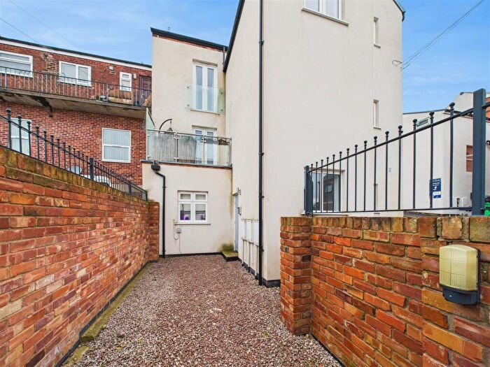 2 Bedroom Flat To Rent In Querneby Avenue, Mapperley, Nottingham, NG3