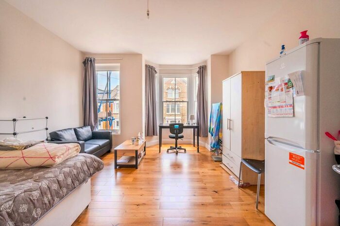 Studio To Rent In Endlesham Road, Balham, London, SW12