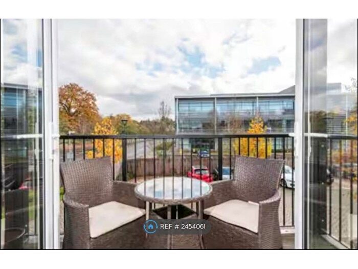 1 Bedroom Flat To Rent In Hawker Drive, Addlestone, KT15