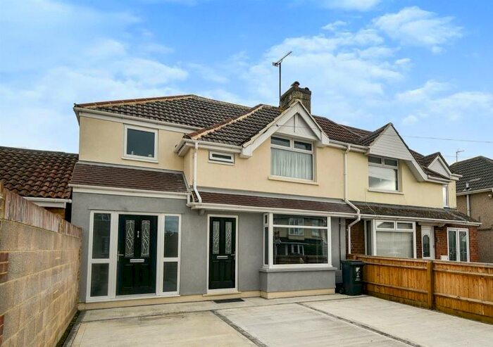 4 Bedroom House To Rent In Nythe Road, Swindon, SN3