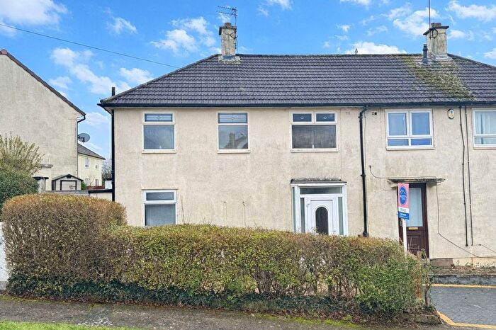 3 Bedroom Semi-detached House For Sale In Chadwick Walk, Leicester, LE4