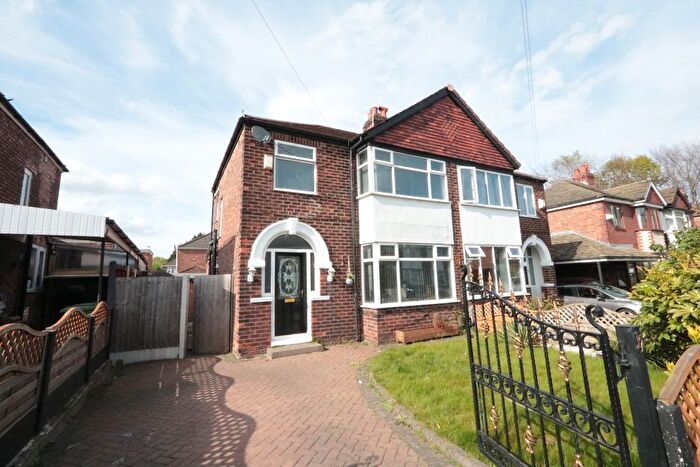 3 Bedroom Semi-Detached House To Rent In Lostock Grove, Stretford, Manchester, M32