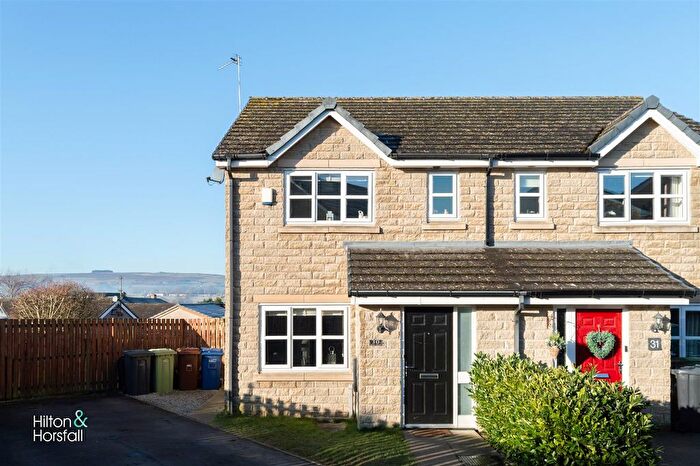 3 Bedroom Semi-Detached House For Sale In Aspen Grove, Earby, Barnoldswick, BB18