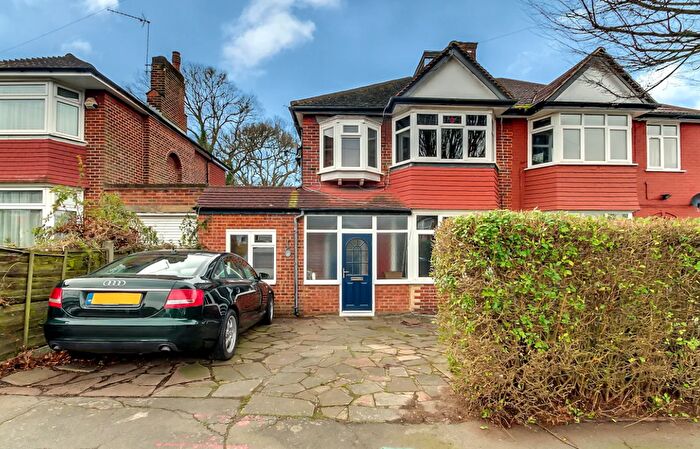 5 Bedroom Semi-Detached House To Rent In Woodland Rise, Greenford, UB6