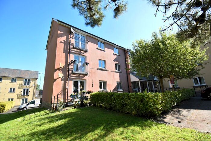 2 Bedroom Flat To Rent In Tovey Crescent, Manadon Park, Plymouth, PL5