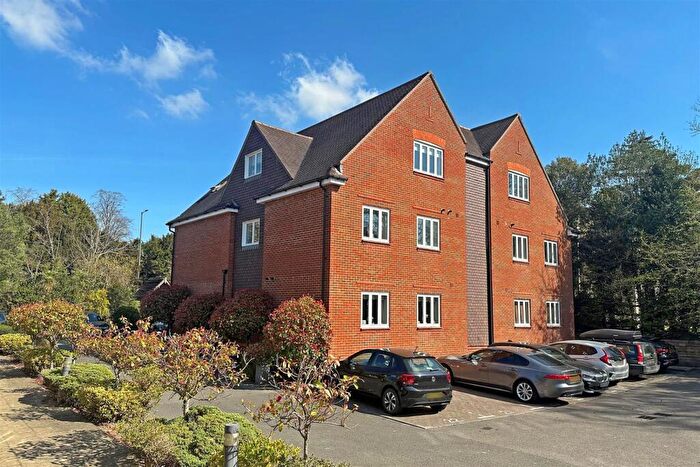 2 Bedroom Flat For Sale In Charlwood Place, Reigate, RH2