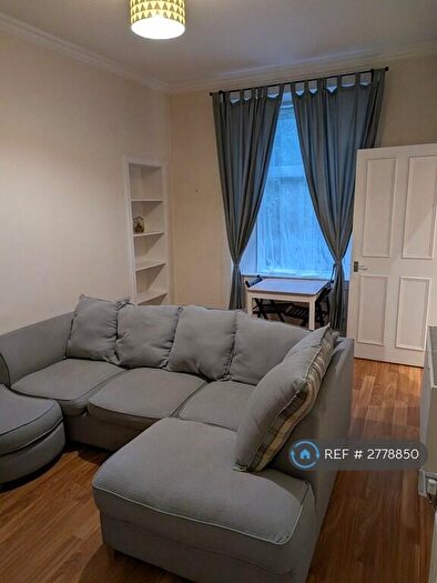 2 Bedroom Flat To Rent In Pitt Street, Edinburgh, EH6
