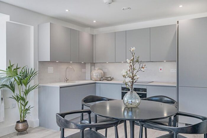 Studio To Rent In Croydon Road Beckenham, BR3
