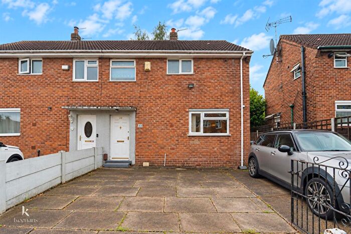 3 Bedroom Semi-Detached House For Sale In Buckingham Road, Clifton, Swinton, Manchester, M27