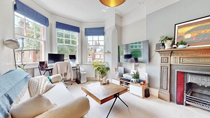 2 Bedroom Apartment To Rent In Milton Park, Highgate, N6