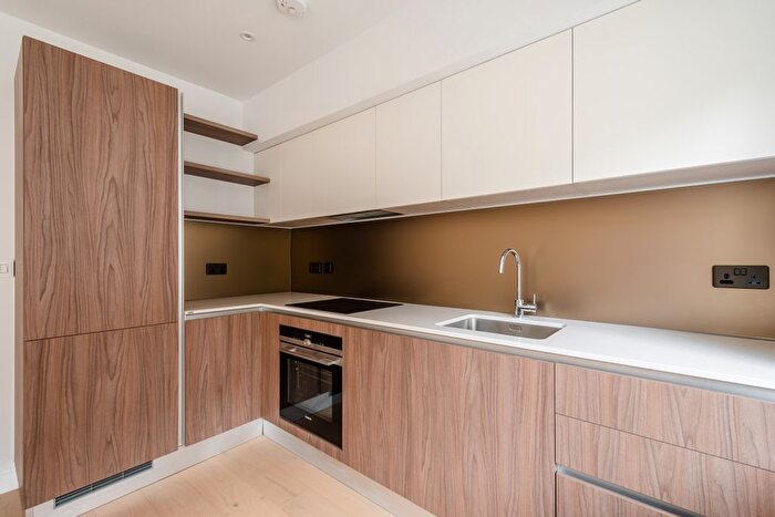 2 Bedroom Flat To Rent In Compayne Gardens, London, NW6