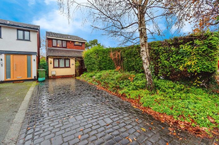 3 Bedroom Detached House For Sale In Lucknow Road, Willenhall, West Midlands, WV12