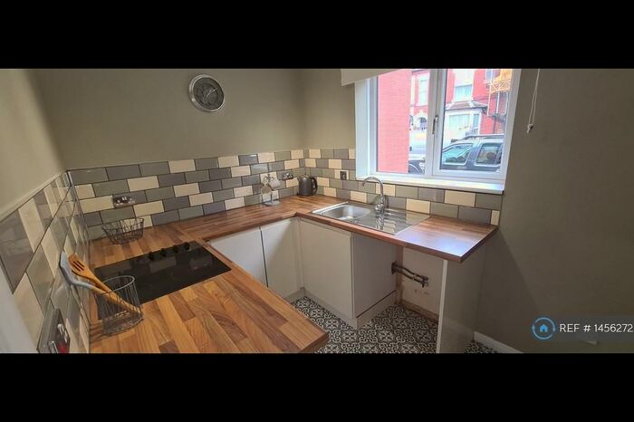 2 Bedroom Flat To Rent In Strode Road, Wellingborough, NN8