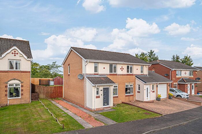 3 Bedroom Semi-Detached House For Sale In Craigearn Avenue, Kirkcaldy, KY2