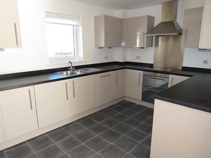 2 Bedroom Apartment To Rent In Andrews Close, Warwick, CV34