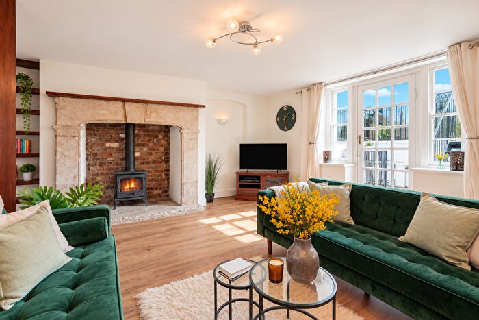 2 Bedroom Apartment For Sale In Christchurch Road, Cheltenham, GL50