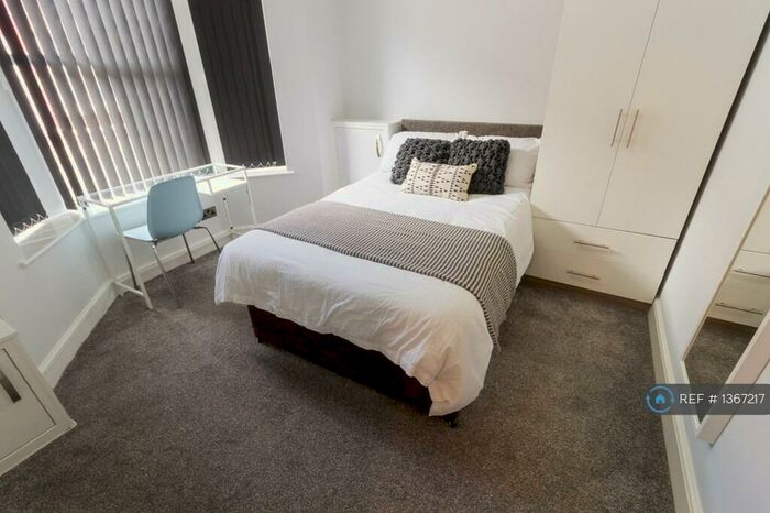 6 Bedroom Detached House To Rent In Molyneux Road, Liverpool, L6