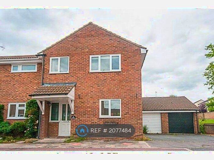 3 Bedroom Semi-Detached House To Rent In Rowhedge, Brentwood, CM13