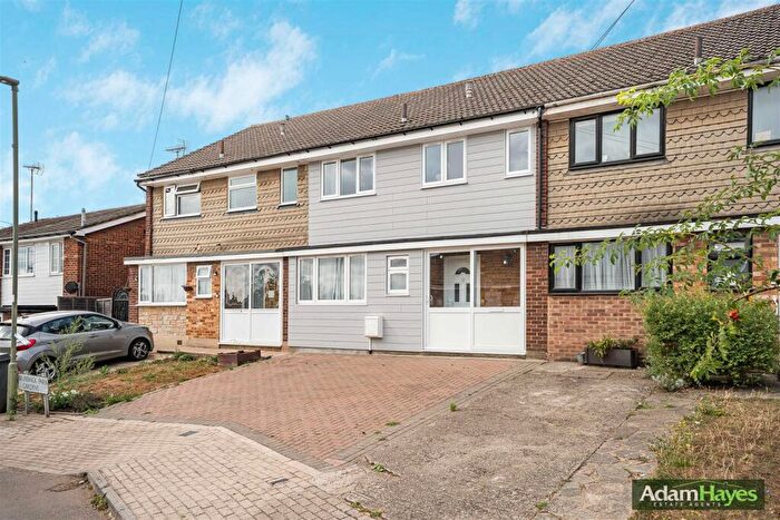 4 Bedroom Terraced House For Sale In Brunswick Park Gardens, New Southgate, N11
