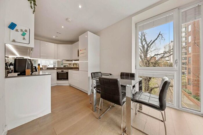 2 Bedroom House For Sale In High Street, Bromley, BR1