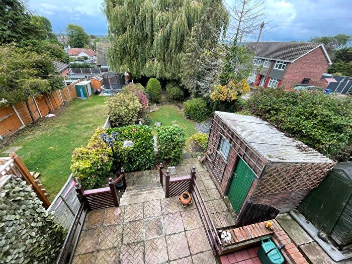 2 Bedroom End Of Terrace House For Sale In Cornwell Crescent, Stanford-Le-Hope, Essex, SS17