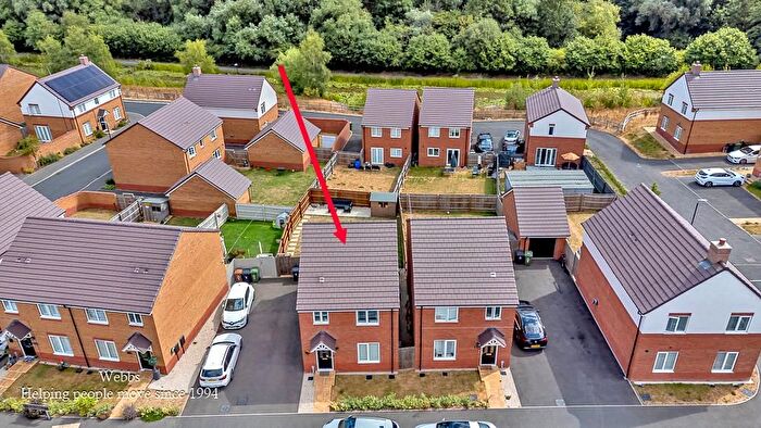3 Bedroom Detached House For Sale In Brass Grove, Walsall, WS3