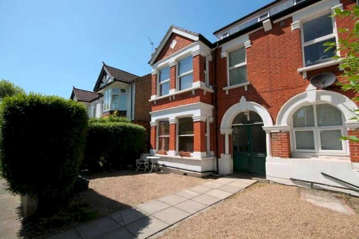 1 Bedroom Flat To Rent In Windermere Road, Ealing, London, W5