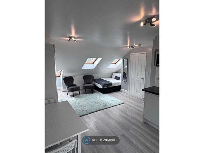 Studio To Rent In Askew Crescent, London, W12