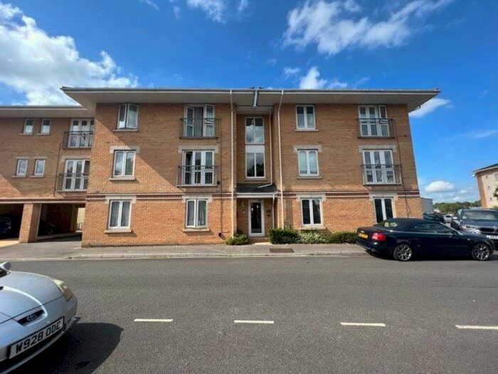 1 Bedroom Flat To Rent In Hawkeswood Road, Southampton, Hampshire, SO18