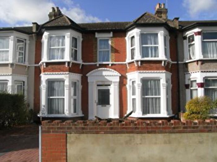 2 Bedroom Flat To Rent In Norfolk Road, Ilford, IG3