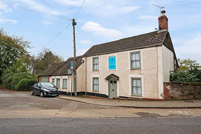 4 Bedroom Detached House To Rent In King Street, Wimborne, BH21