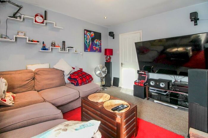 3 Bedroom Terraced House For Sale In Waverley Road, Reading, RG30