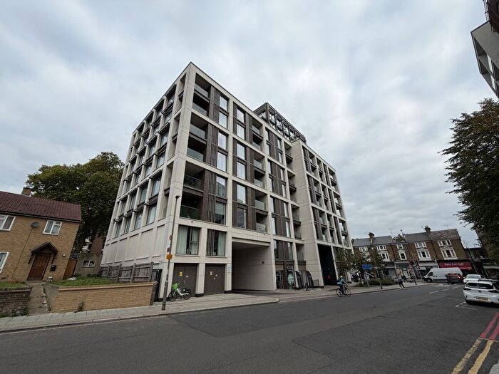 1 Bedroom Flat For Sale In Flat Bowery Building, Upper Richmond Road, London, SW15